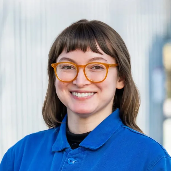 Portrait of Hana Robertson